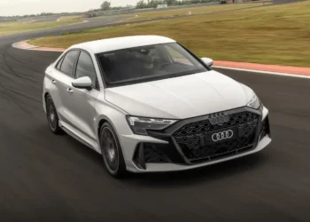carro esportivo, veículo esportivo, modelo esportivo';