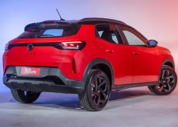carro popular, veículo esportivo, automóvel;